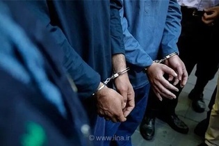 دستگیری دو سارق لوازم خودرو در تهران پس از تعقیب و گریز