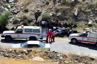 سقوط مرگبار ون به دره در جاده هراز؛ اعزام تیم‌های امدادی