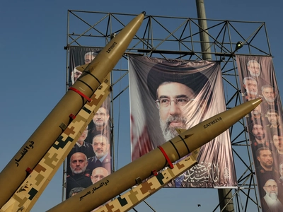 ایران: آماده جنگ کامل در میان تنش‌ها در تنگه هرمز هستیم