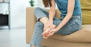 ۵ راه ساده برای کاهش خستگی پا هنگام ایستادن طولانی