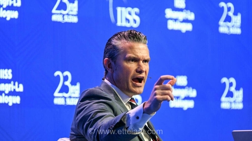 تهدید جدید وزیر جنگ آمریکا علیه ایران: در صورت تداوم تنش‌ها در تنگه هرمز، ۱۰ برابر شدیدتر پاسخ می‌دهیم