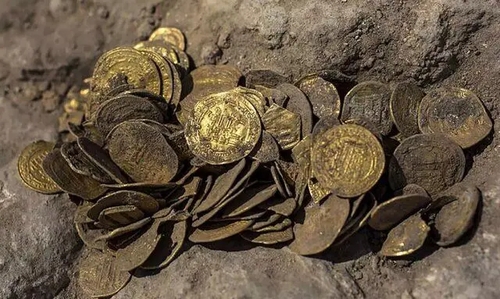 کشف ۴۸ سکه تاریخی در دورود لرستان