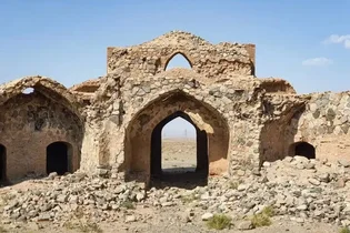 صدور سند مالکیت کاروانسرای تاریخی «ده‌زیره» کاشان