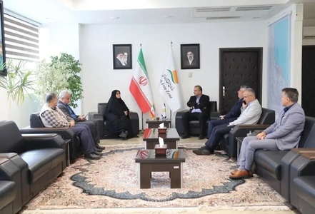 نشست فرماندار بندرانزلی با مدیرعامل منطقه آزاد برای تسهیل توسعه شهری و روستایی
