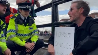 بازداشت خواننده گروه Massive Attack در جریان اعتراضات حامی فلسطین در بریتانیا