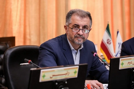 اولویت با دارو و کالای اساسی؛ انتقاد از واردات آیفون و خودروهای لوکس