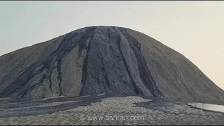 رقص زمین در سیستان و بلوچستان؛ فوران تماشایی گل‌فشان نادر بندر تنگ در زرآباد که توجه‌ها را جلب کرد