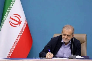 مسعود پزشکیان در پیامی فرارسیدن سالگرد استقلال جمهوری اسلامی پاکستان را به دولت و ملت این کشور تبریک گفت