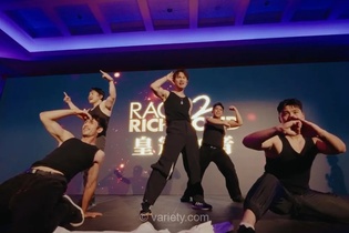 مسابقه تلویزیونی غیر اسکریپتی بر اساس فرنچایز «Rags 2 Richmond» برای مسابقات زیبایی مردان آسیایی ساخته می‌شود