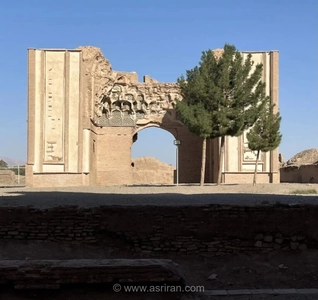 مسجدی ناتمام در خراسان که در یک انزوا دیدنی‌ غرق شده است (عکس)