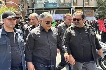 رهبر شهید تا پای جان برای اعتلای کشور ایستادند