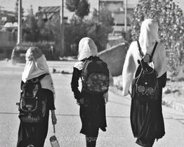 سرنوشت سه خواهر افغان پس از بازگشت اجباری به افغانستان؛ «یک روز طالبان به آموزش زنان نیاز خواهند داشت»