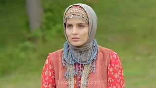غزاله اکرمی با لباس عروس در تست گریم سریال کوری (+عکس)