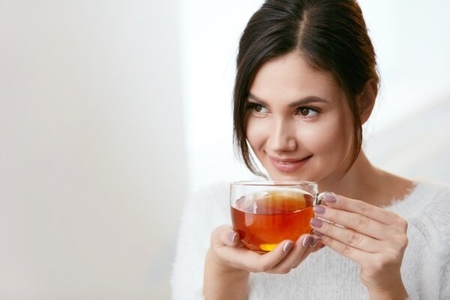 چای، جایگزین آب؟ بررسی اثرات مصرف چای بر هیدراتاسیون بدن