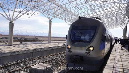آغاز فروش بلیت قطارهای فوق‌العاده مراسم تشییع از ساعت ۱۷