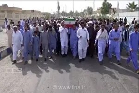وداع باشکوه مردم میرجاوه با پیکر شهید مولوی محمد انور ریگی، امام جمعه اهل سنت مسجد علی ابن ابی طالب (ع)