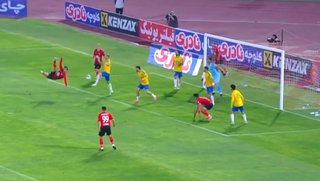گل قیچی زیبای تراکتور به صنعت نفت آبادان