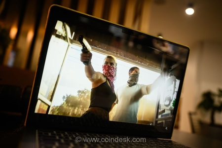 افشاگر GTA 6 پیش از انتشار گیم‌پلی، از مم‌کوین خود خارج شد