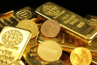 تداوم روند صعودی قیمت طلا در بازارهای جهانی؛ عقب‌نشینی نفت خام به رشد هفتگی فلز زرد کمک کرد
