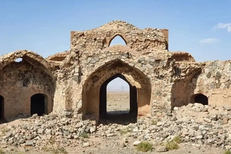 صدور سند مالکیت کاروانسرای تاریخی «ده‌زیره» کاشان