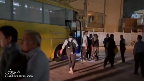 دویدن خدابنده‌لو برای سوار شدن به اتوبوس پس از بازی پرسپولیس