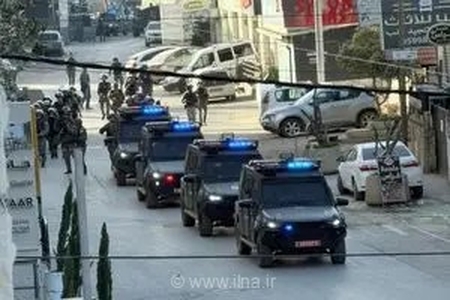 یورش وحشیانه نظامیان صهیونیست به اردوگاه قلندیا؛ بازداشت گسترده فلسطینیان و ضرب‌وشتم شدید یک روزنامه‌نگار