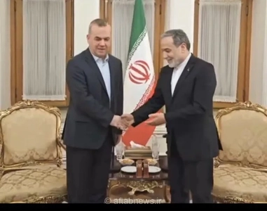 دیدار نماینده حزب‌الله لبنان با عراقچی در تهران