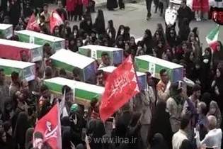 آغاز مراسم تشییع پیکرهای تازه تفحص شده شهدای دانش‌آموز دبستان شجره طیبه در شهرستان میناب