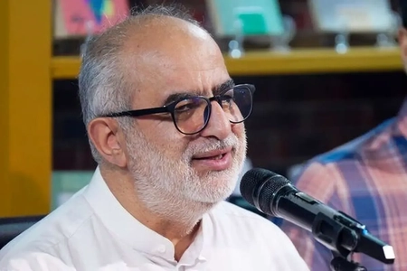 واکنش آشنا به تجمع مقابل منزل روحانی: رسوایی‌ها را پوشش نمی‌دهد