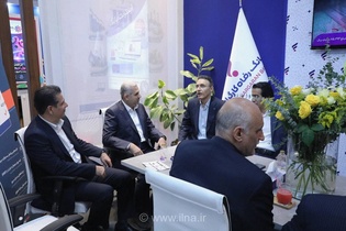 بازدید معاون وزیر اقتصاد از غرفه بانک رفاه در الکامپ و تقدیر از خدمات نوآورانه