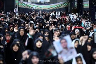 عزاداری اربعین دانشجویان در جوار مزار رهبر شهید؛ یادآوری معیت با ولی خدا