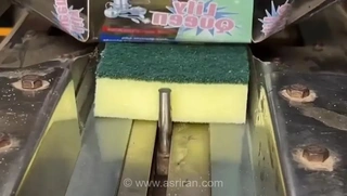 مراحل جالب تولید اسکاچ ظرفشویی در کارخانه (+فیلم)