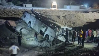 واژگونی اتوبوس کارگران معدن همکار در کرمان؛ مصدومیت ۱۶ نفر