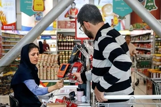 روزنامه اعتماد: افزایش اعتبار کالابرگ تورم‌زا نیست و می‌تواند نقشی ضد رکودی ایفا کند