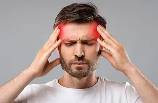 ۵ راهنمای جدید برای درمان میگرن: از درمان زودهنگام تا داروهای CGRP