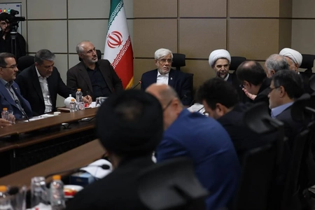 عارف: اهداف جنگ اقتصادی دشمن هدف قرار دادن سرمایه اجتماعی و نظام است