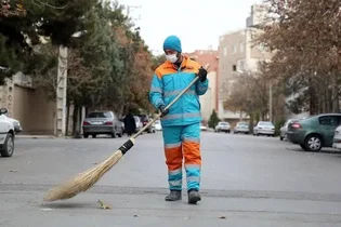 تاخیر در پرداخت حقوق کارگران پیمانکاری شهرداری ملارد/ معیشت‌مان در خطر است