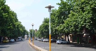 انسداد کامل کوچه در لاهیجان با پارک خودرو؛ گلایه شهروندان از بی‌توجهی به مخاطرات ایمنی و تردد