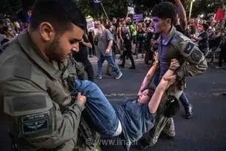 سرکوب معترضان در تل‌آویو؛ بازداشت ۹ نفر در جریان تظاهرات علیه جنایات شهرک‌نشینان در کرانه باختری