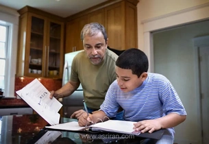 هوم‌اسکولینگ؛ آیا آموزش در خانه سپری برای رشد دانش‌آموز است یا دیواری حائل در برابر مهارت‌های اجتماعی؟