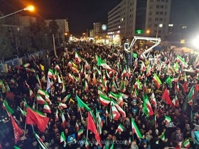 تجمع پرشور مردم با شعارهای ضدآمریکا و ضداسرائیل