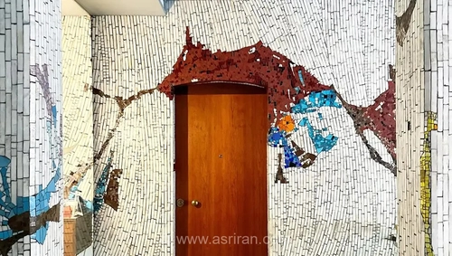 سفر به دنیای هنر مدرن؛ نگاهی به شاهکار موزاییک‌کاری اگی ولترانی در کاخ تاریخی خبرنگاران تورین