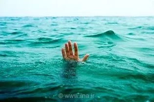 عملیات نفس‌گیر آتش‌نشانان اصفهانی برای کشف جسد جوان ۱۸ ساله در بستر رودخانه زاینده‌رود محدوده پل مارنان
