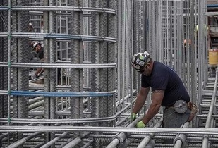 سقوط کارگر آرماتوربند در شهریار و مرگ بر اثر جراحات