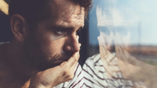احساس تنهایی می‌تواند نزدیک به 6 سال از سلامت افراد بکاهد