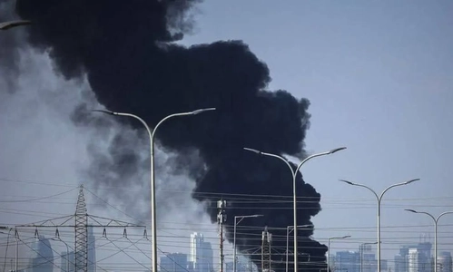دود از ترمینال فرودگاه ریاض پس از یک حادثه