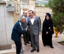 بازدید استاندار قزوین از مرکز توانبخشی سالمندان خانه پدربزرگ‌ها