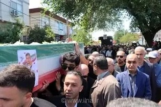 وداع باشکوه مردم بندرانزلی با پیکر دریانورد شهید «نیما مرادی»؛ قربانی حمله به کشتی تجاری آنا در دریای خزر
