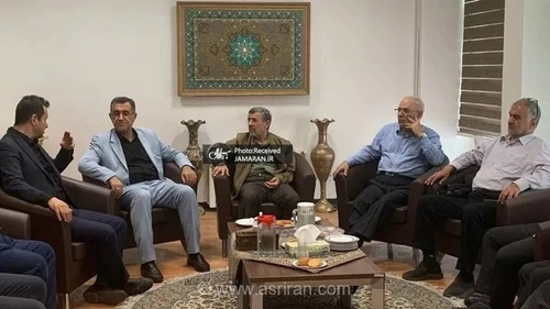 احمدی‌نژاد با دوستان و همکارانش دیدار کرد (+ عکس)