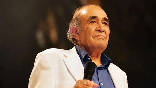 نصب سنگ مزار ایرج خواجه‌امیری در بهشت زهرا(س)